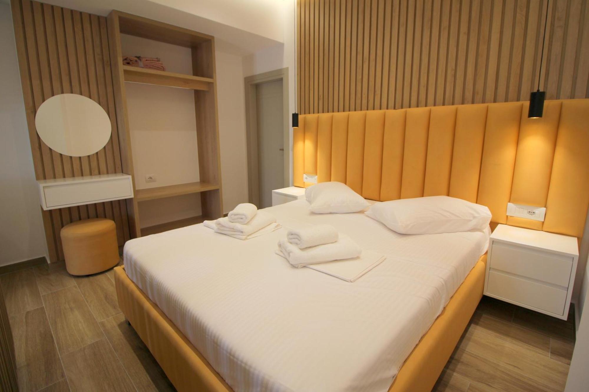 Alis Apartments Sarandë エクステリア 写真