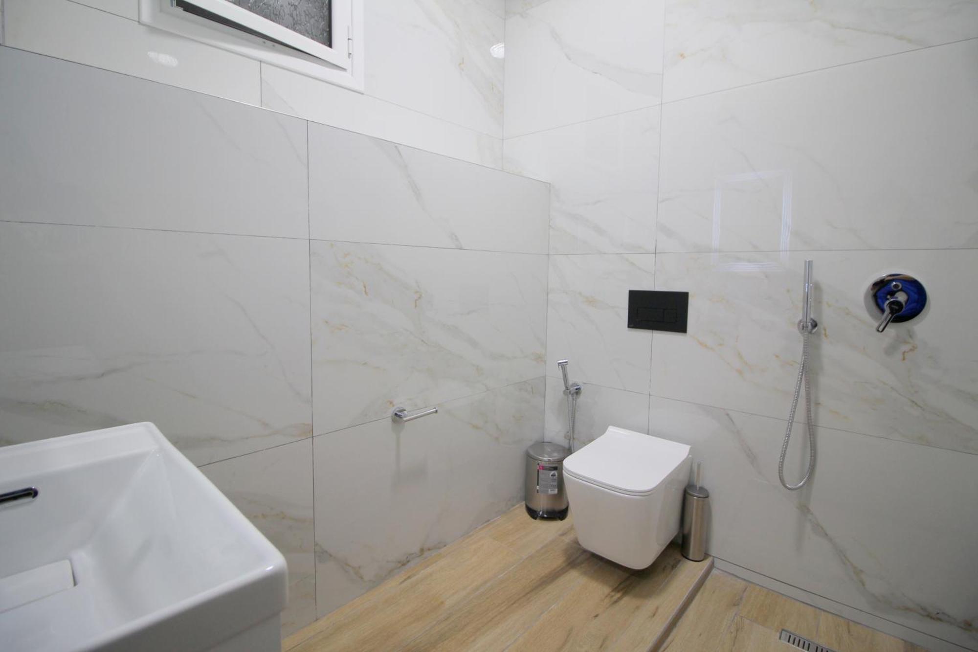 Alis Apartments Sarandë エクステリア 写真