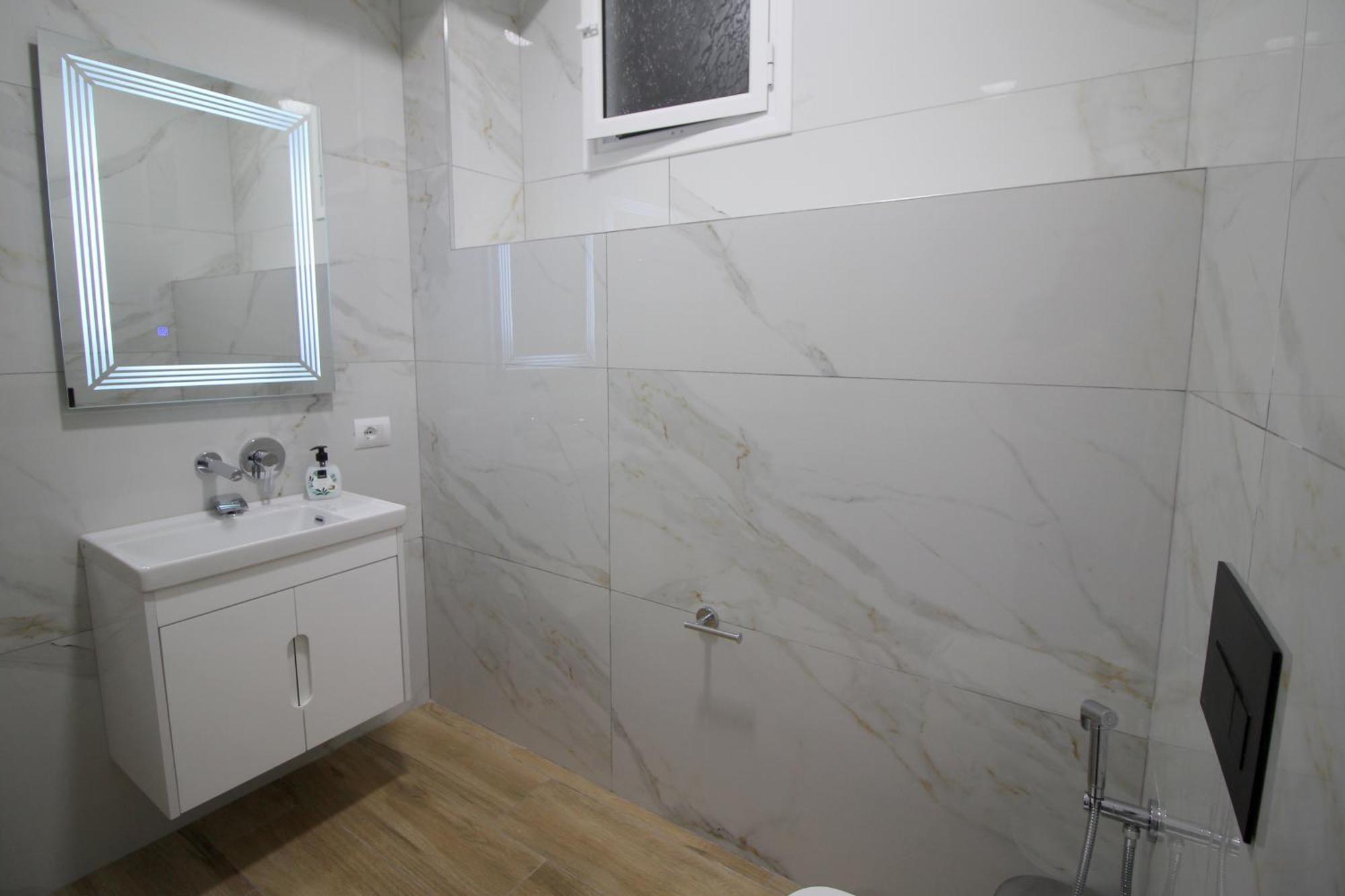 Alis Apartments Sarandë エクステリア 写真