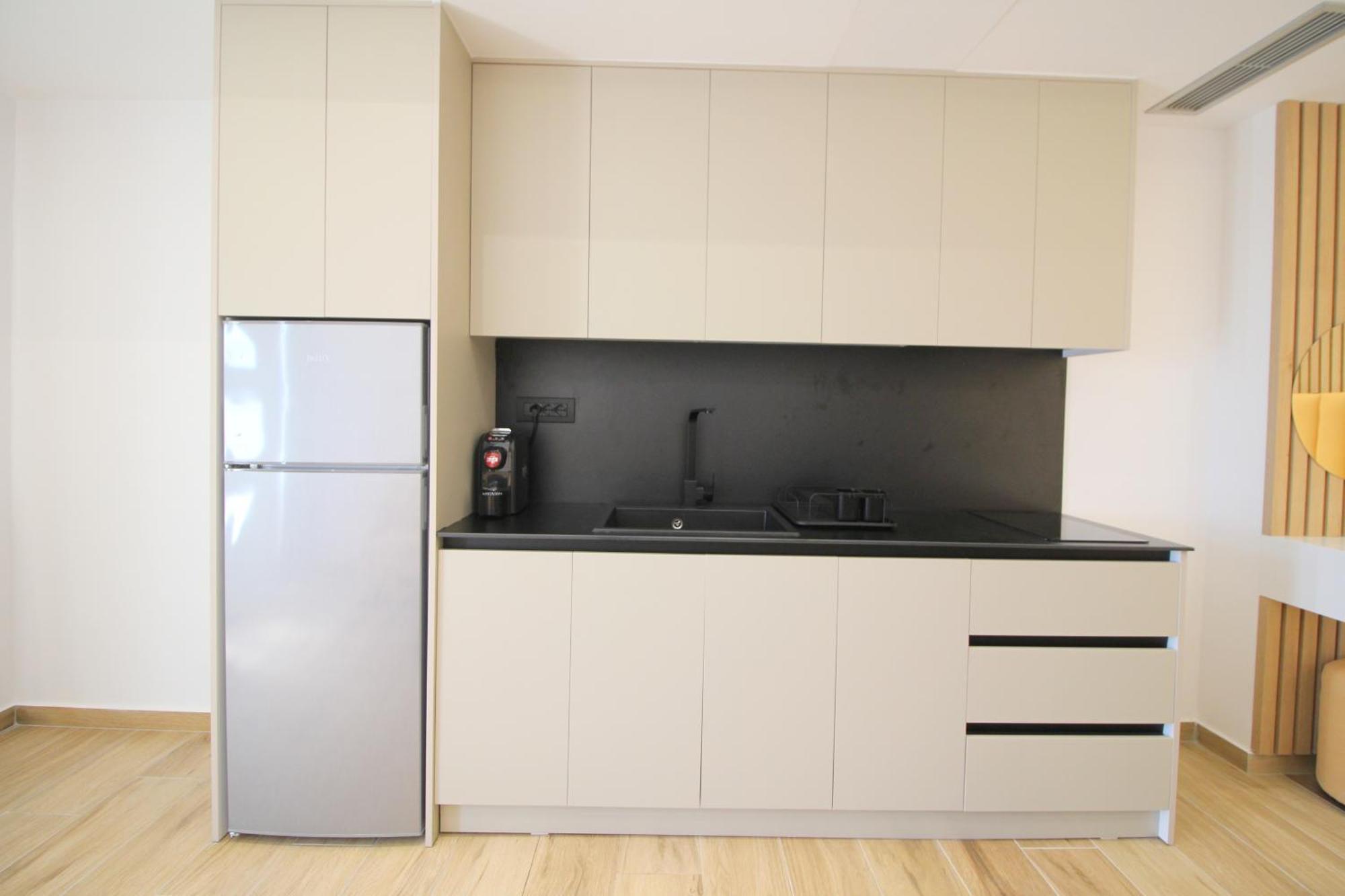 Alis Apartments Sarandë エクステリア 写真