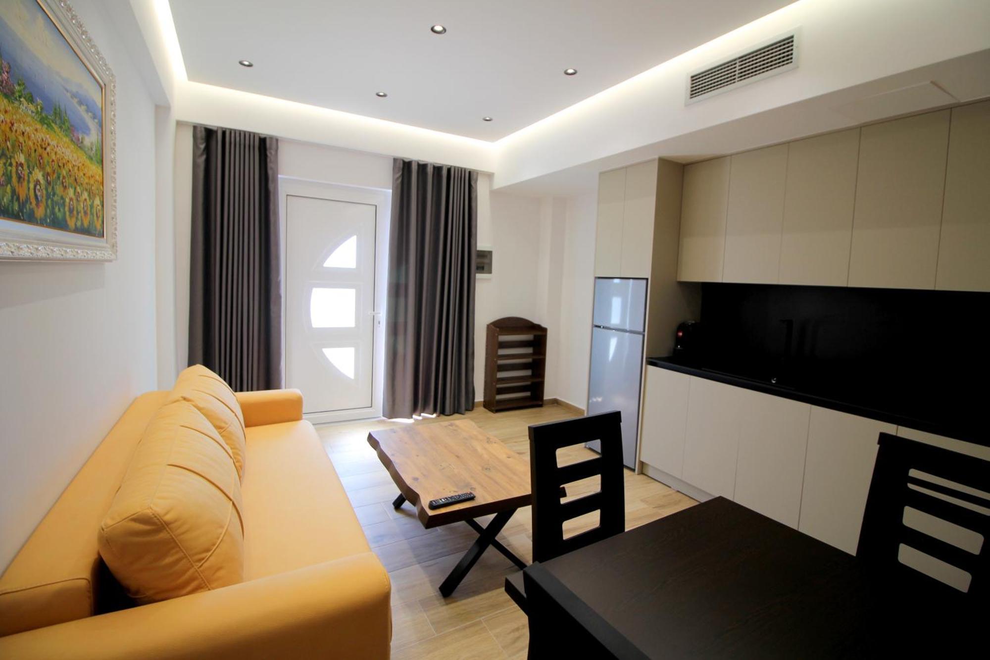 Alis Apartments Sarandë エクステリア 写真