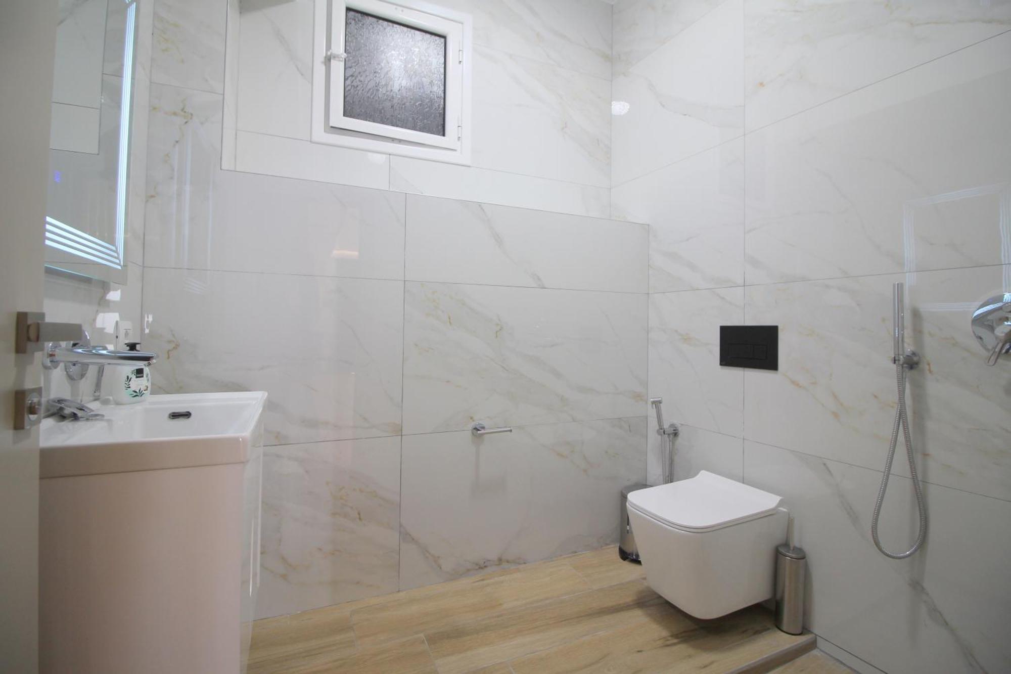 Alis Apartments Sarandë エクステリア 写真