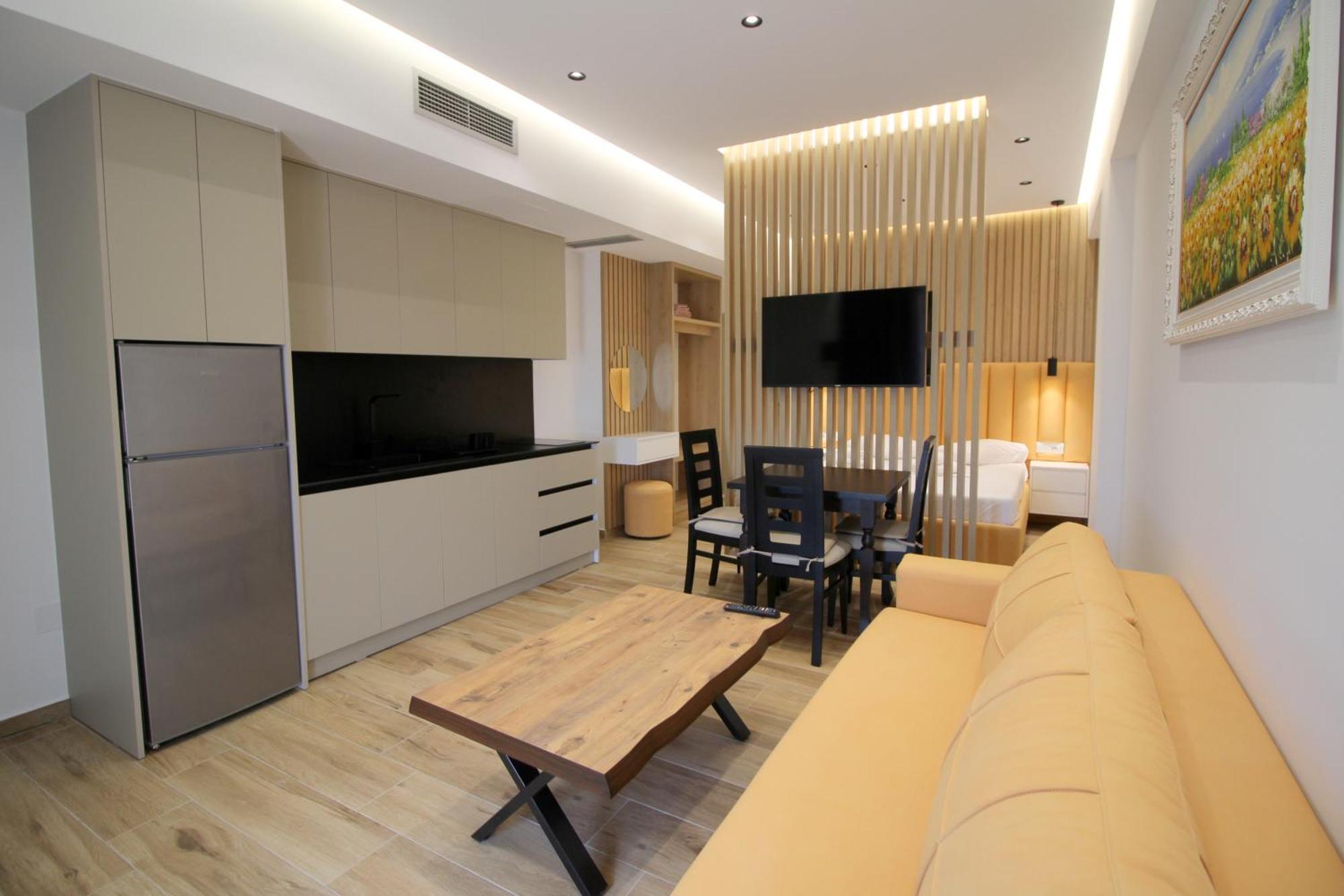 Alis Apartments Sarandë エクステリア 写真