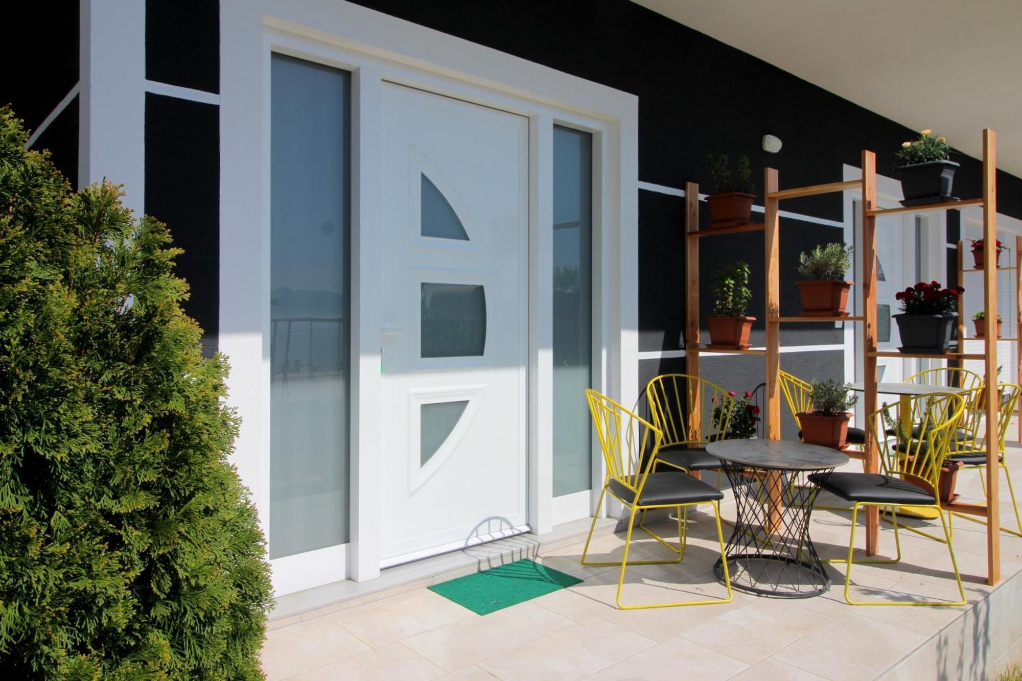 Alis Apartments Sarandë エクステリア 写真