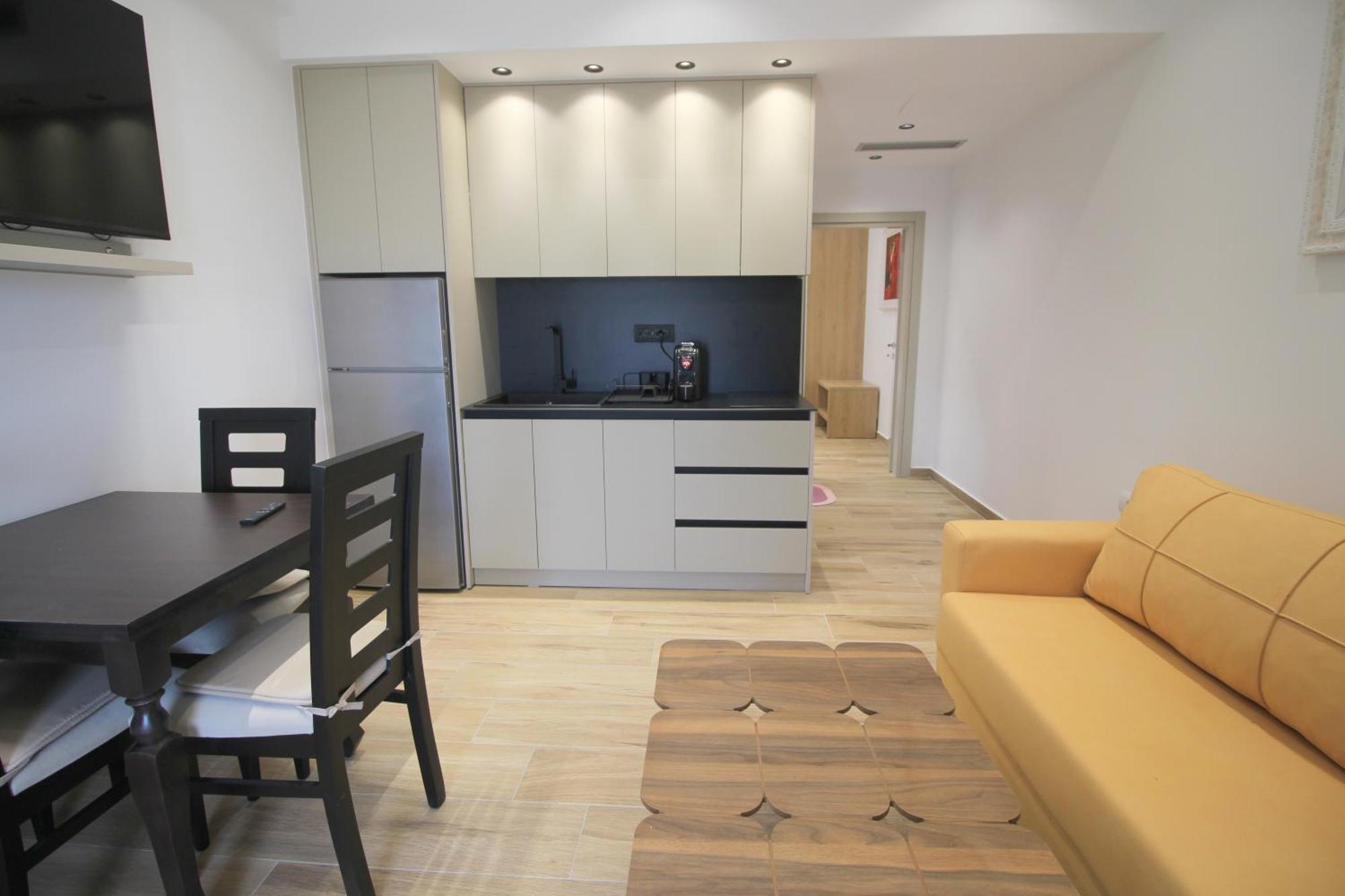 Alis Apartments Sarandë エクステリア 写真