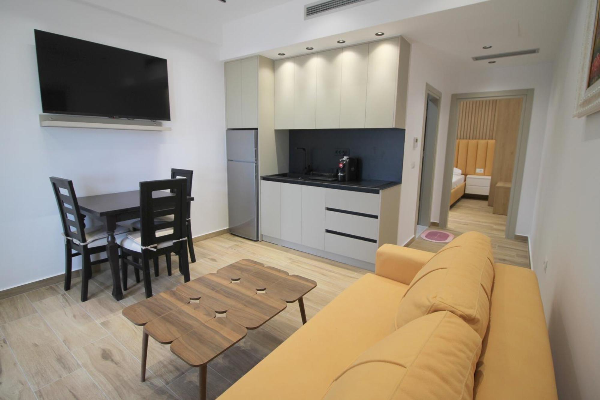Alis Apartments Sarandë エクステリア 写真
