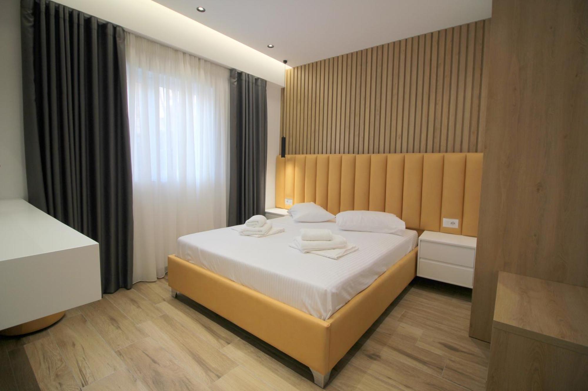 Alis Apartments Sarandë エクステリア 写真