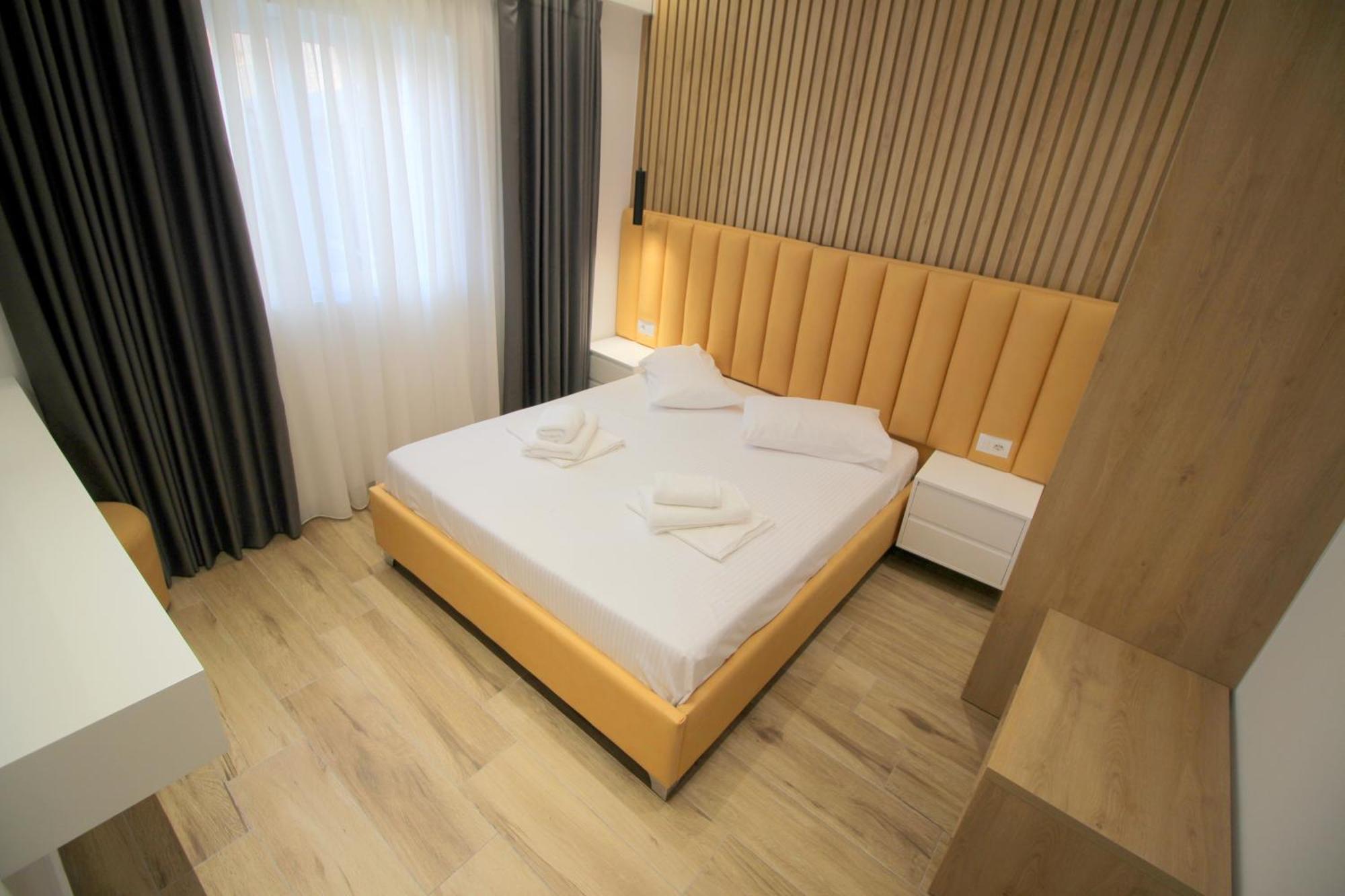 Alis Apartments Sarandë エクステリア 写真